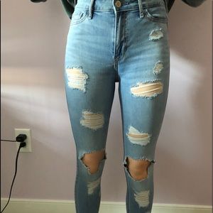Hollister light-wash, High-waisted jeans